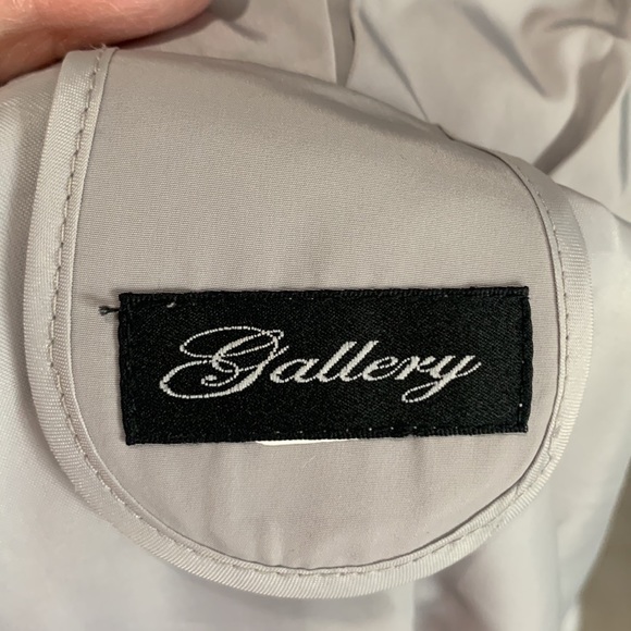 Gallery Ruffle Over Coat.Size L - Picture 5 of 12